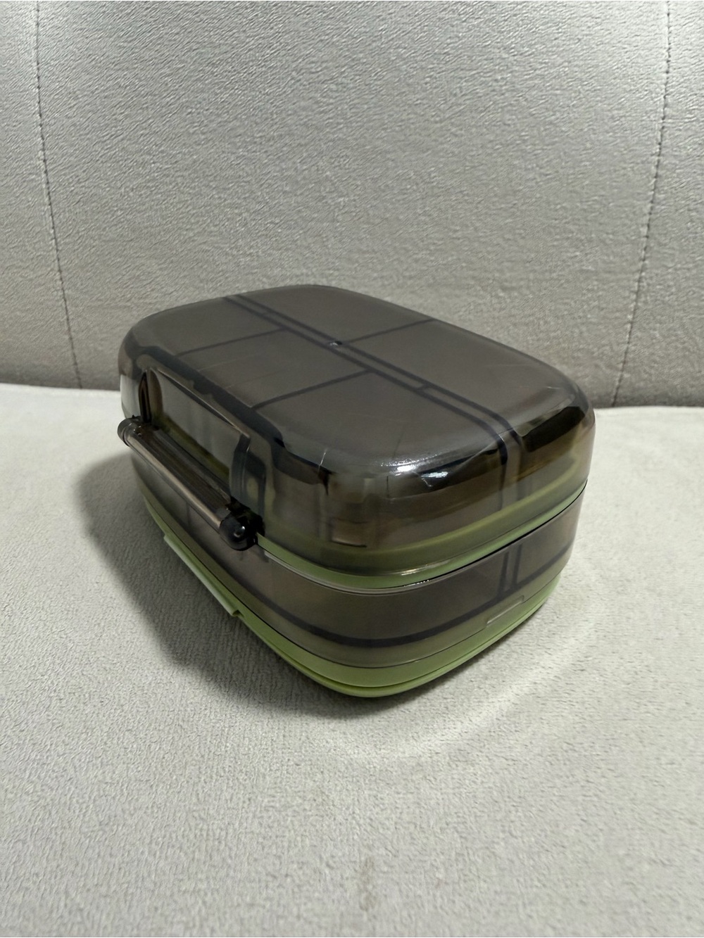 Green Stackable Food Storage Container with Secure Clip - Picture 12 of 16